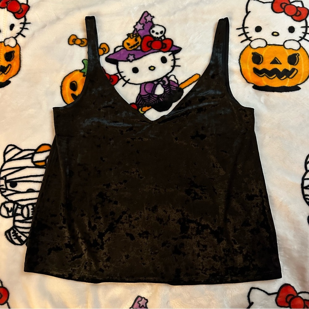H&M velvet tank top 🖤